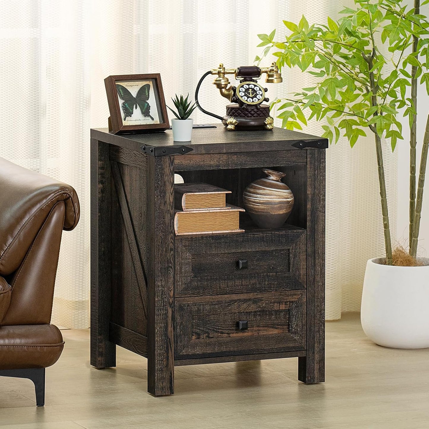 Nightstand with Charging Station and USB Port, Farmhouse Side End Table with 2 Drawers and Shelf Storage, Wooden Sofa Table, Bedside Cabinet for Bedroom, Living Room, Closet, Office (Dark Oak)