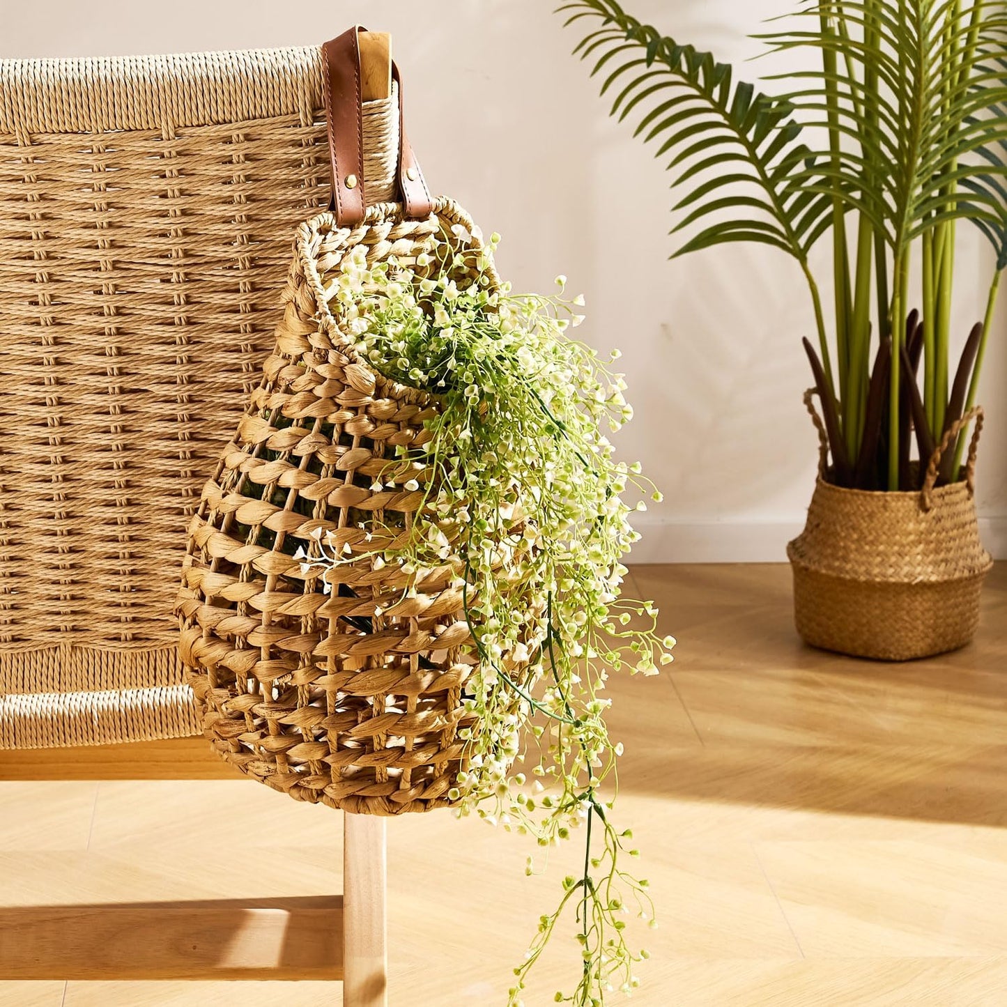 Woven Front Door Basket Water Hyacinth Wall Hanging Basket Decorative Boho Mounted Organizer for Dried Flower Plants Storage Basket for Garden, Home, and Farmhouse Décor (B_Hyacinth)
