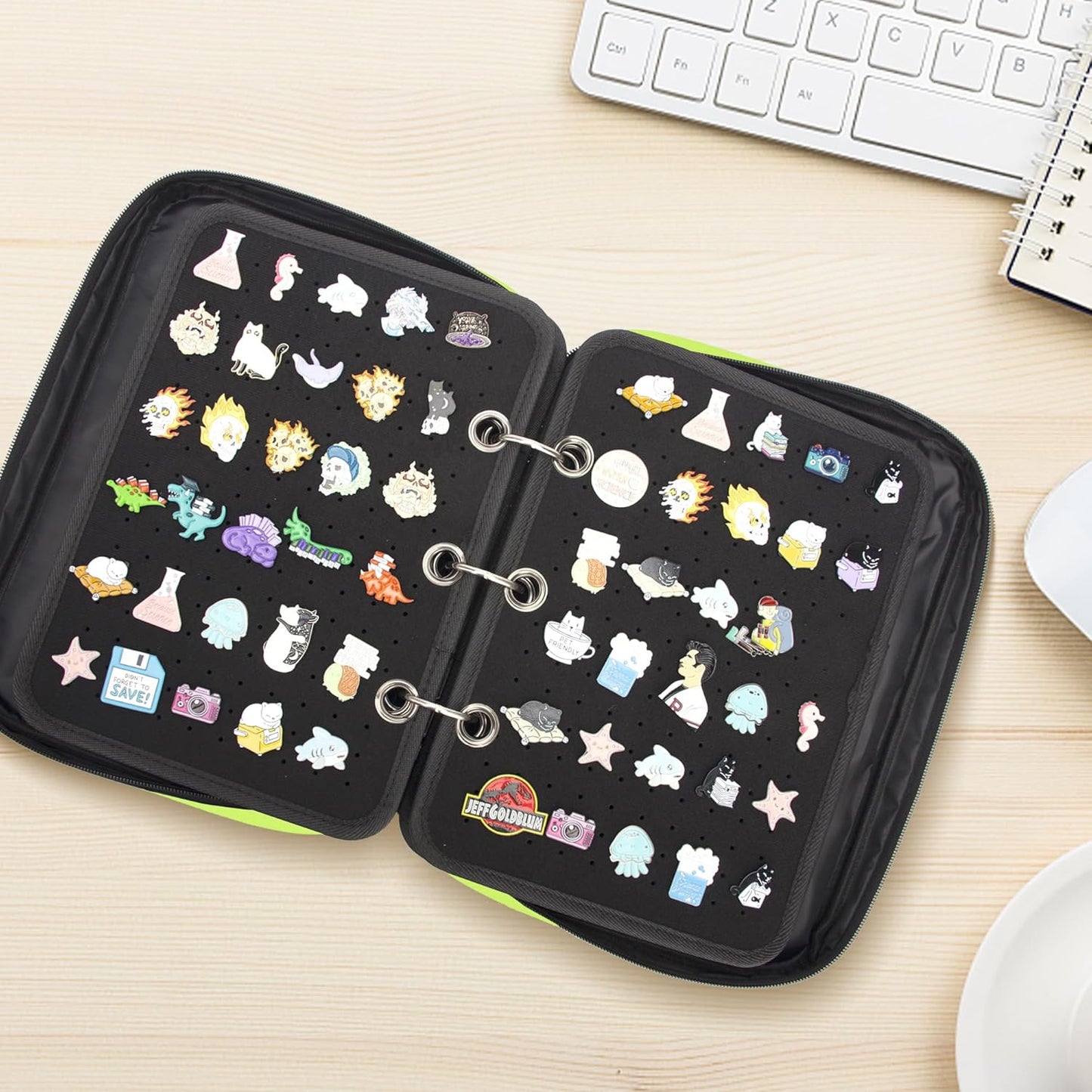 Enamel Pin Display Pages Pin Carrying Case, Pins Collection Storage Organizer Case, Travel Brooch Pin Display Bag (Pins Not Included)