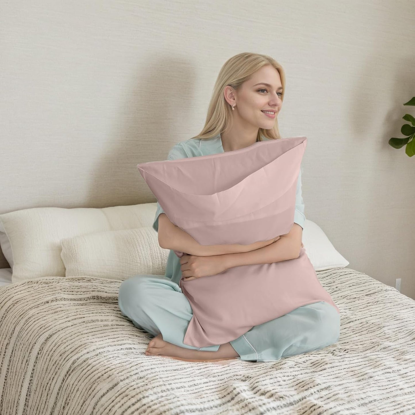 TELUS Pink Pillow Cases King Size 2 Pack, Bamboo Rayon Cooling Pillowcases with Envelope Closure, Cool Breathable Pillow Cover for Hot Sleepers & Night Sweats, 20x40 inch