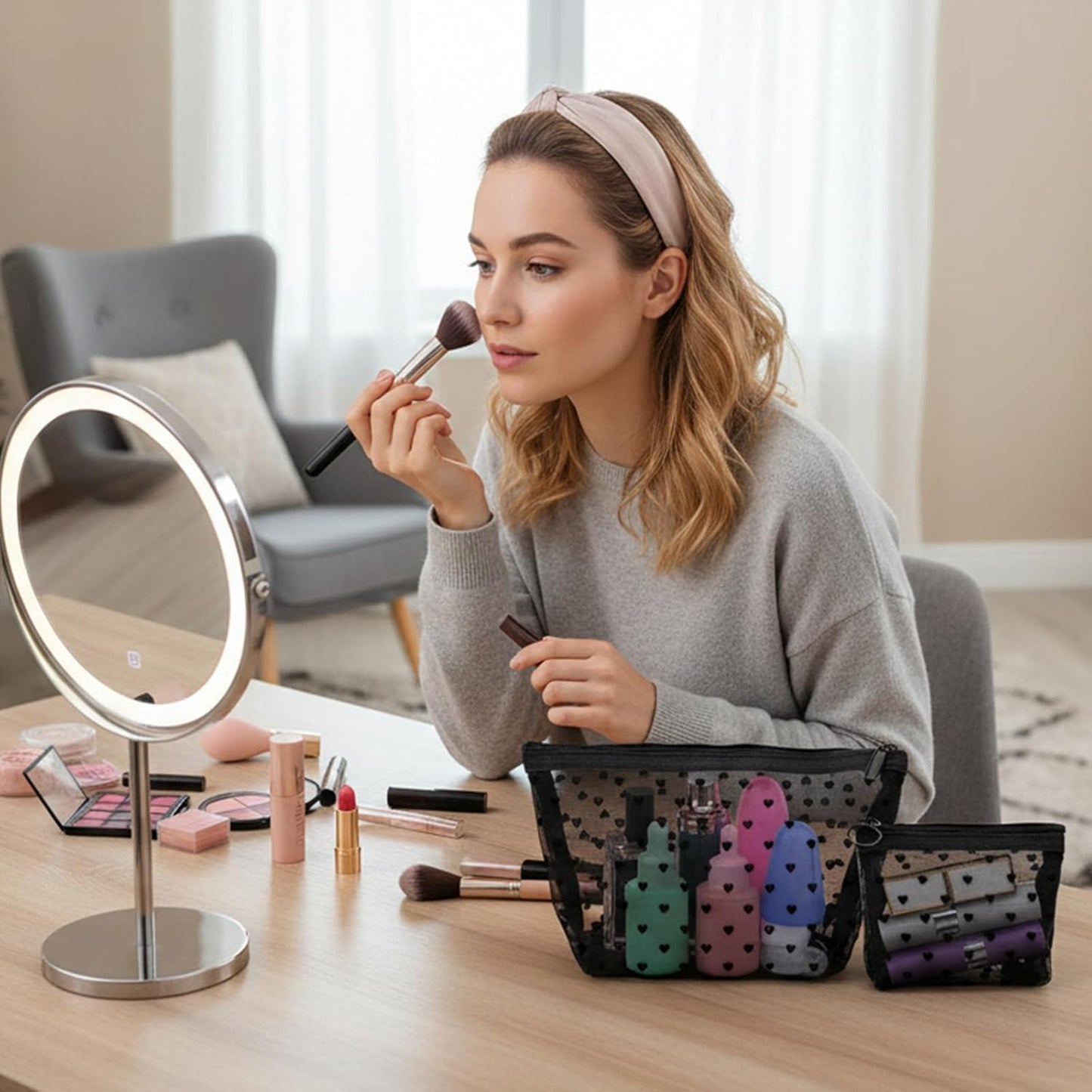 4 PCS Heart Printed Mesh Makeup Bag Set, White & Black Mesh Makeup Bag with Zipper Lipstick Accessories Organizer Mini Travel Organizer Bags for Women(2 Small 2 Medium)