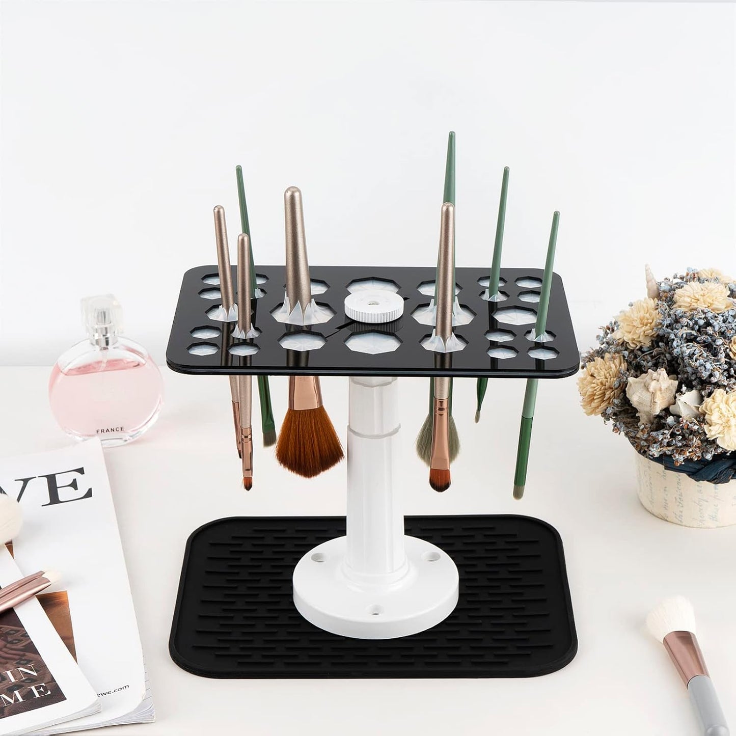 Makeup Brushes Drying Rack with Silicone Mat, 26 Holes Acrylic Brush Holder Stand Tree Tray, Adjustable Makeup Brush Holder