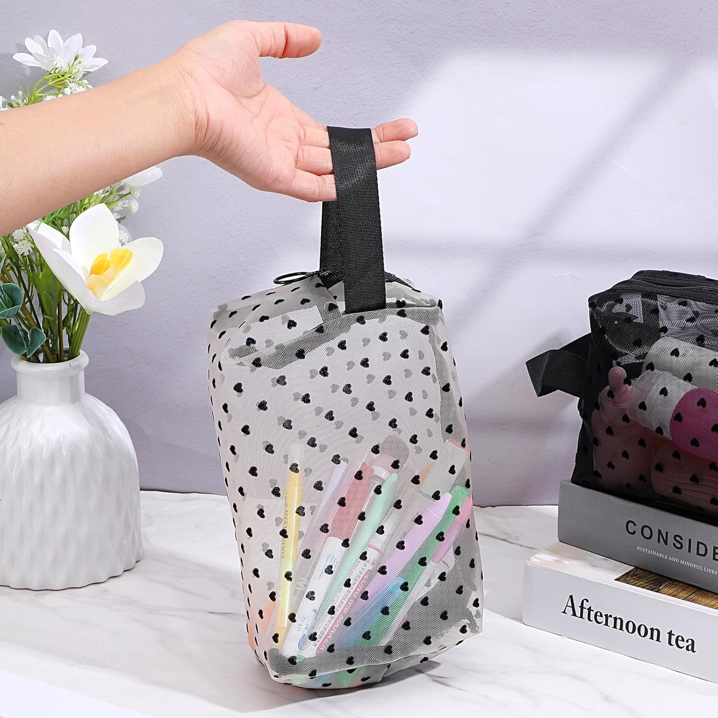 4 PCS Heart Printed Mesh Makeup Bag Set, White & Black Mesh Makeup Bag with Zipper Lipstick Accessories Organizer Mini Travel Organizer Bags for Women(2 Small 2 Square Handle)