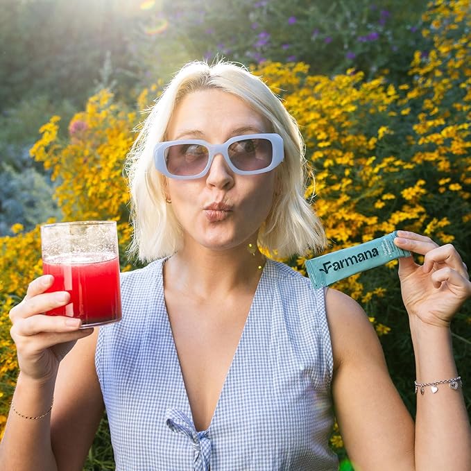 Low Sodium Electrolyte Drink Mix - Natural Electrolytes, Organic Fruits and Greens - No Added Sugar Electrolyte Drink Mix for Rapid Hydration, Energy, and Recovery - Blueberry Hibiscus Flavor